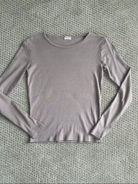 Brandy Melville Long-Sleeve Ribbed Tee in Mauve
